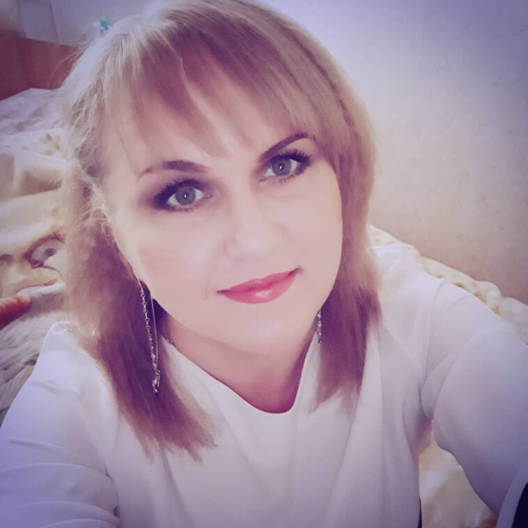 Елена Попова