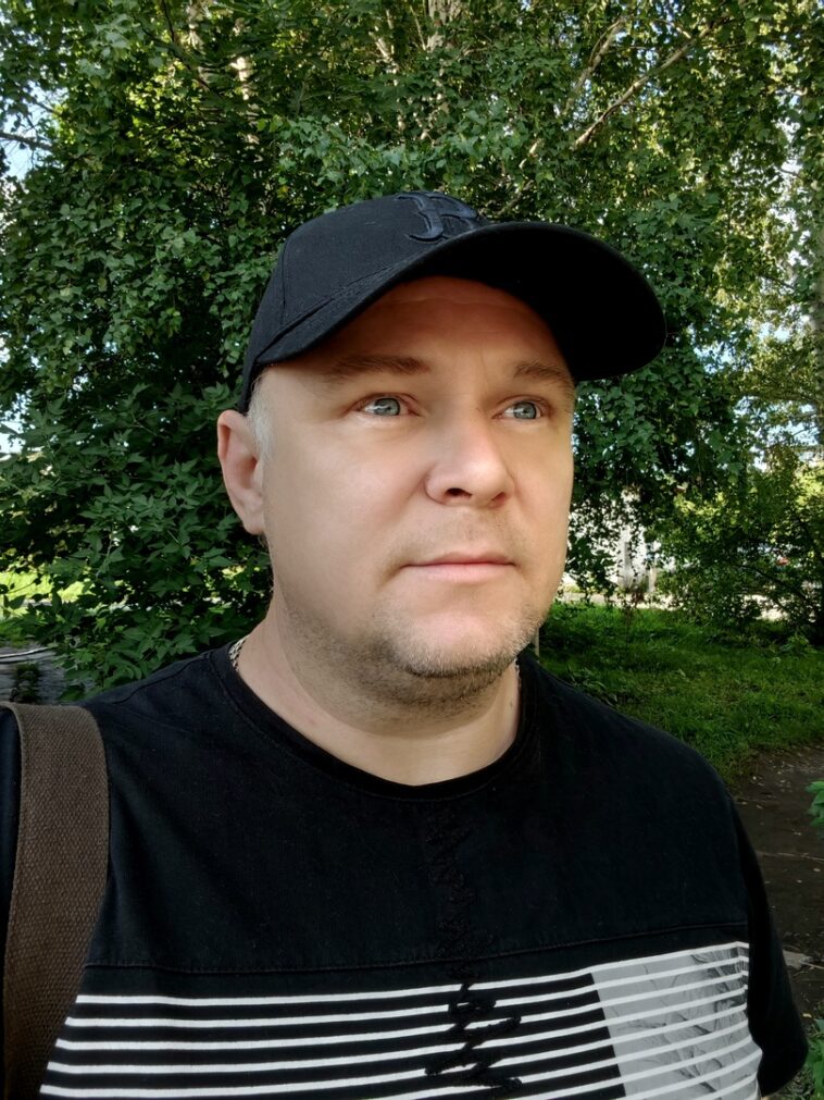 Максим Костенко